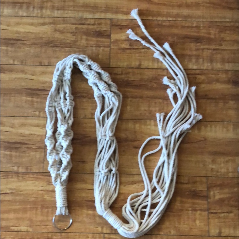 Macramé plant hanger - Picture 7 of 7